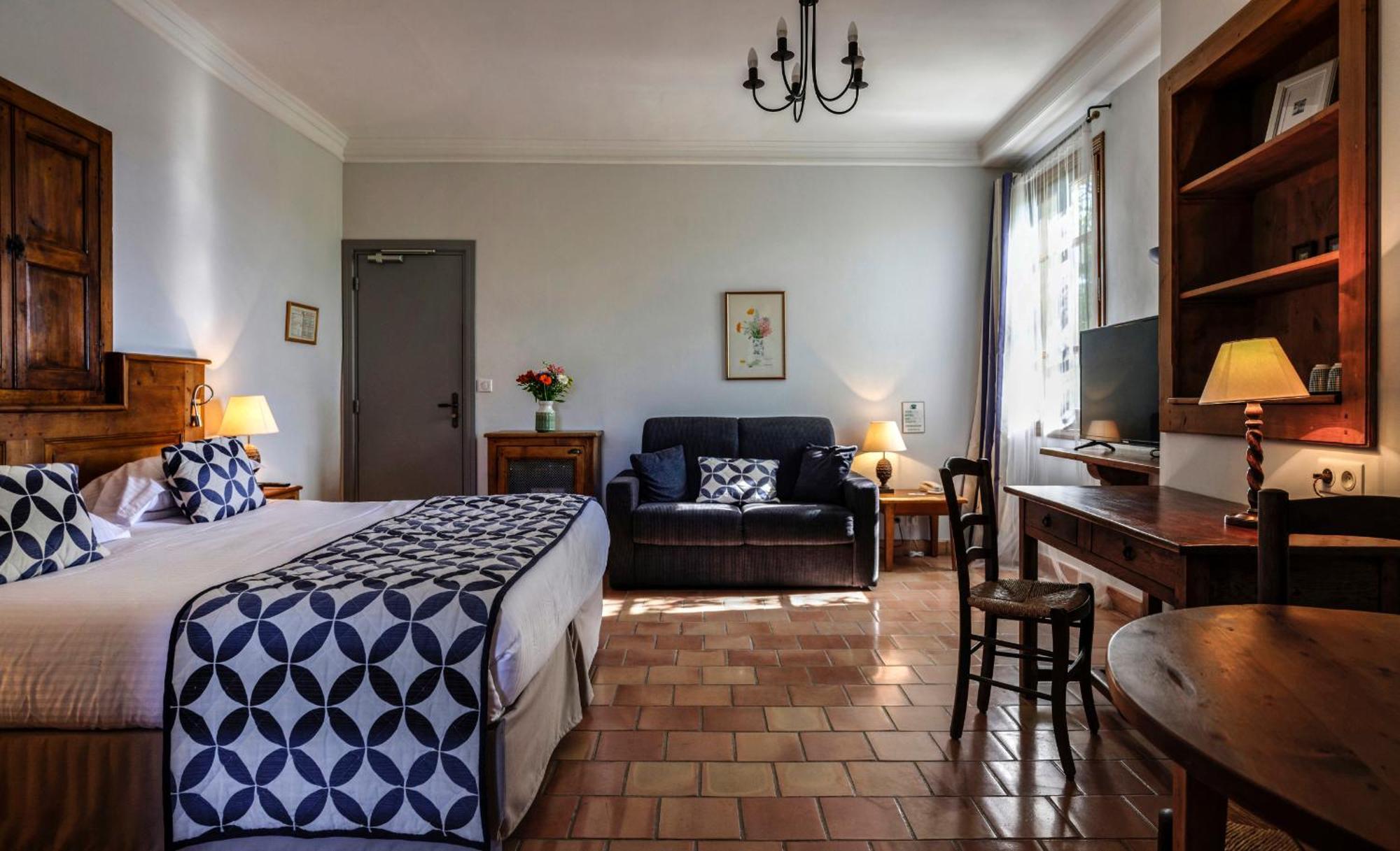 Charembeau Hotel Forcalquier Exterior photo